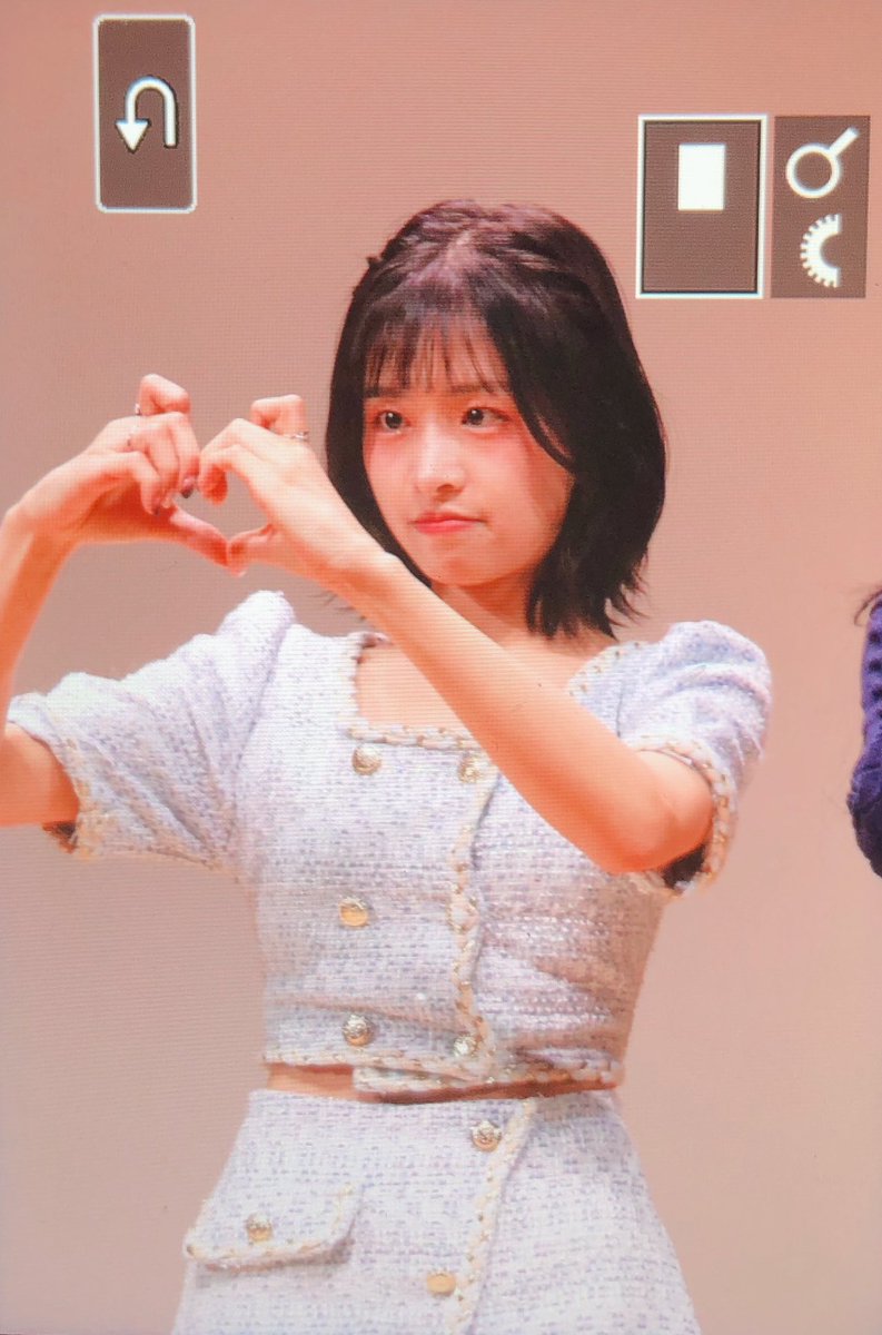 971108_net's tweet photo. 231007 팬미팅

복슬복슬 아기깽얼지🫰🏻🫢🫰🏻 
1부는아기고냥이였다가2부는아기깡하디가될수있는거냐고여!!!!!!

#김채원 #허니챈 #채원 @chaeni_1108
#챈챈정보통 https://t.co/tHVJqEwXRA