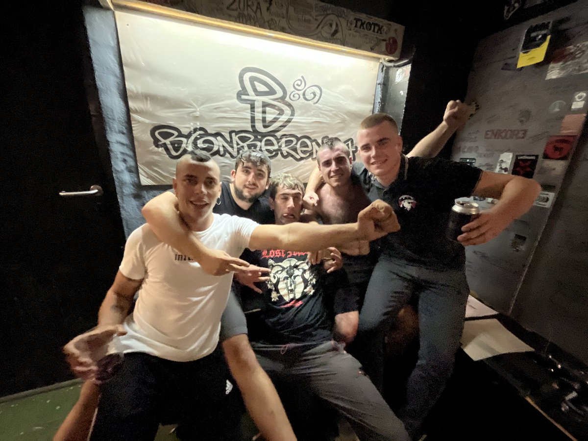 INFOBONBERENEA-k aurkezten du:BAKE FALTSUA eta LA ESKOLTA zuzenean!!!2023ko urriaren 7an!!!oso ona!!!eskerrik asko!!!

bonberenea.com