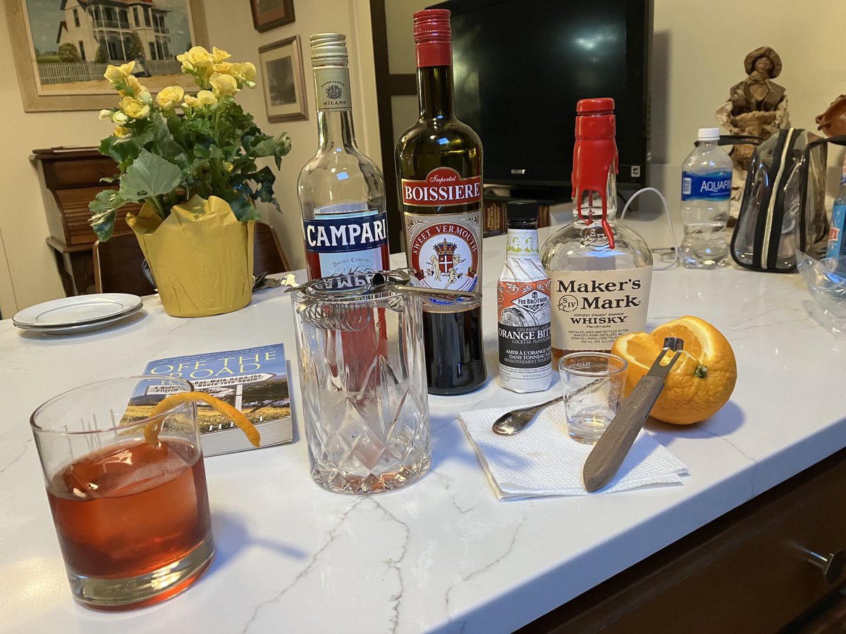 Tonight’s cocktail before grilling short ribs: a Boulevardier! Some evenings and dinners call for an old standard. This one’s a good one! ⁦<a href="/MakersMark/">Maker's Mark</a>⁩ ⁦<a href="/campari/">Campari</a>⁩ #cocktails