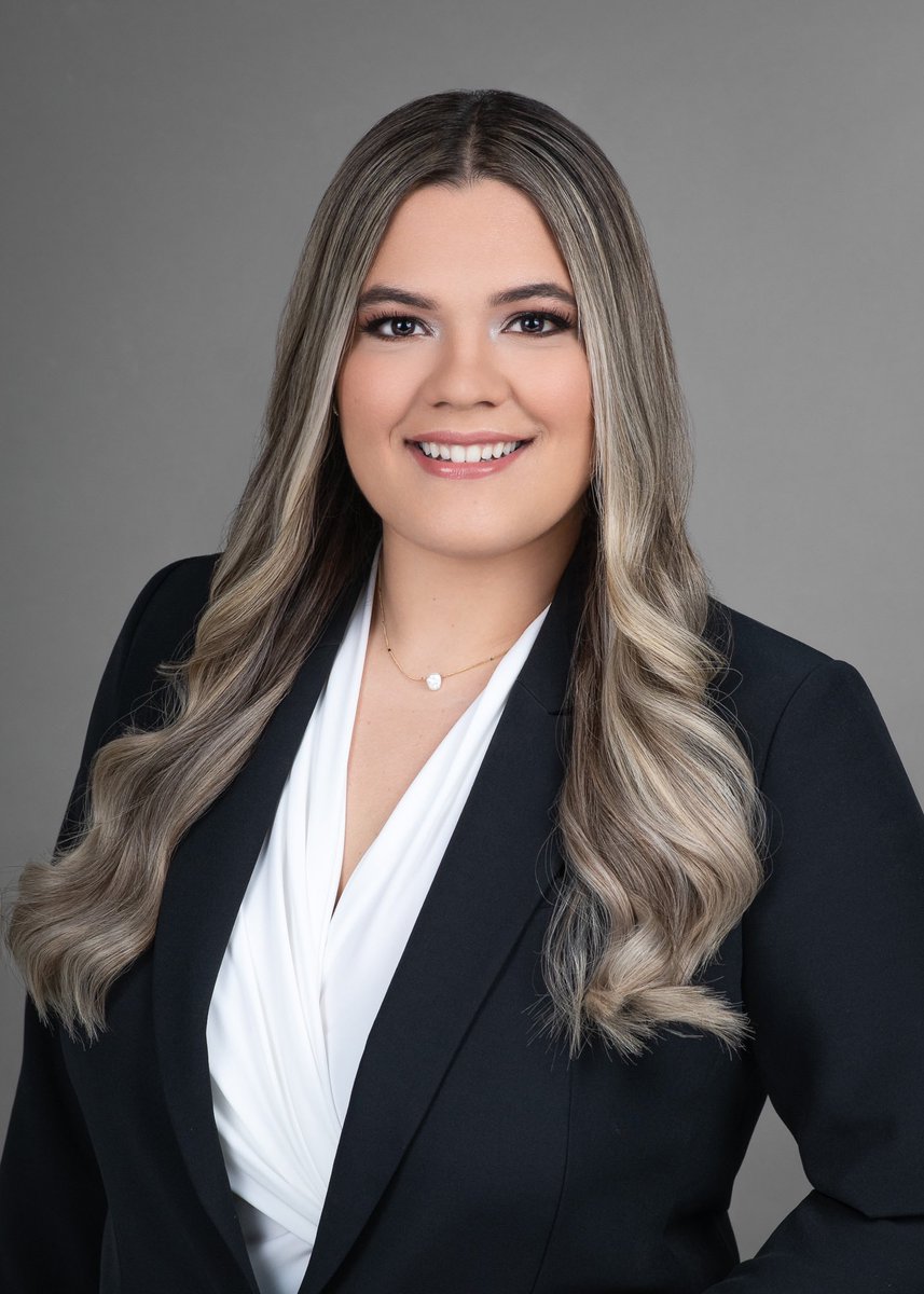 With applications out of the way, I think it's time I reintroduce myself.

I'm Alexandra Acevedo, currently a PGY1 Preliminary Surgery resident at UPR-MSC 🇵🇷 reapplying to Obstetrics and Gynecology. Interested in MIGS, MFM, gender inclusive care and research.