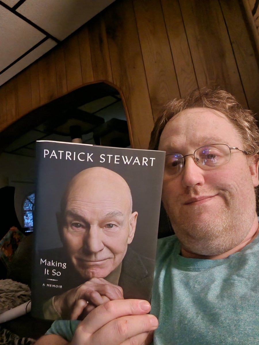 MikeRGroves's tweet photo. @SirPatStew #WeekendVibes #MakingItSo Can't wait to read!!! https://t.co/OsiadKdrkk
