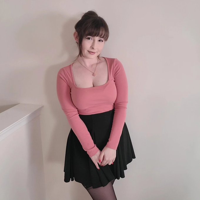 🩷🖤 https://t.co/Tj6C7uTbmP