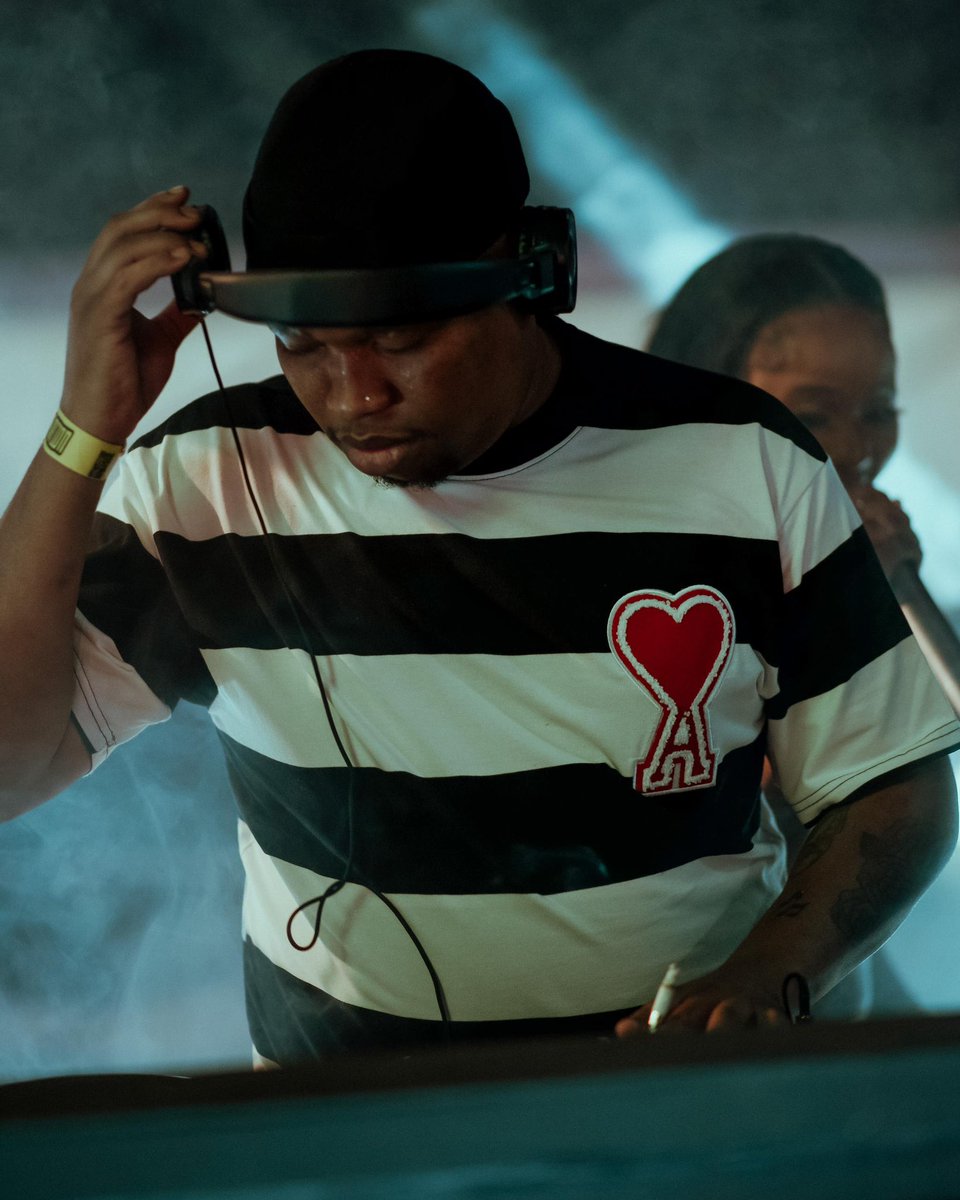 ChamaNation's tweet photo. South African Talents Thee Buhle and Dj  Shaun 101 ‘s talent is unmatched🔥🔥 The Duo delivered energy and vibes only
#ChamaNationXYoungStunna https://t.co/JGx5g0bzyT