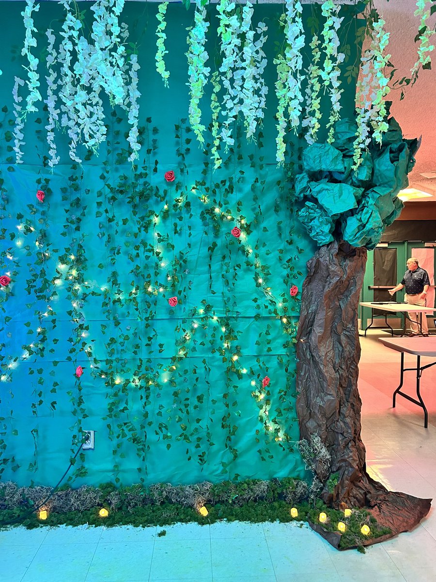 My photos don’t do justice to the Homecoming decorations. Thank you to our amazing StudCo and Ms Benedict <a href="/RPBHSOfficial/">Royal Palm Beach HS</a>