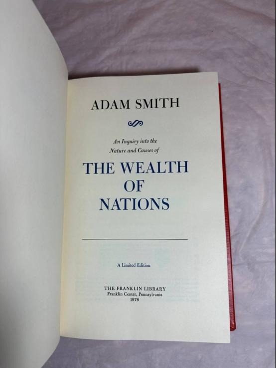 solopaute's tweet image. I like to read various types of books, including novels, economics, ethics, and philosophy. What kind of books do you like?