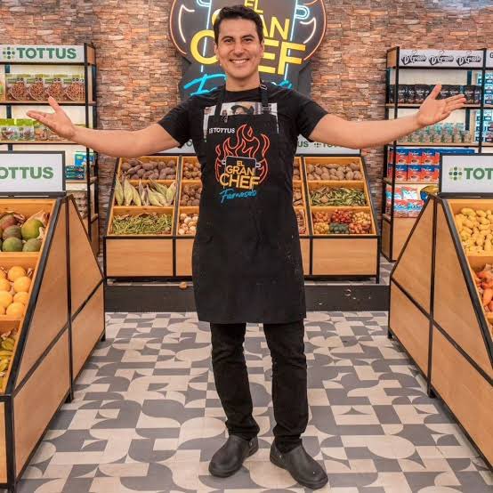 RicLaTorreZ's tweet photo. Armando Machuca (@ArmandoMachucaC) se queda con el 2do lugar de la 3ra temporada de #ElGranChefFamosos 👏🏻❤️✨ https://t.co/SQjAnNFYJv
