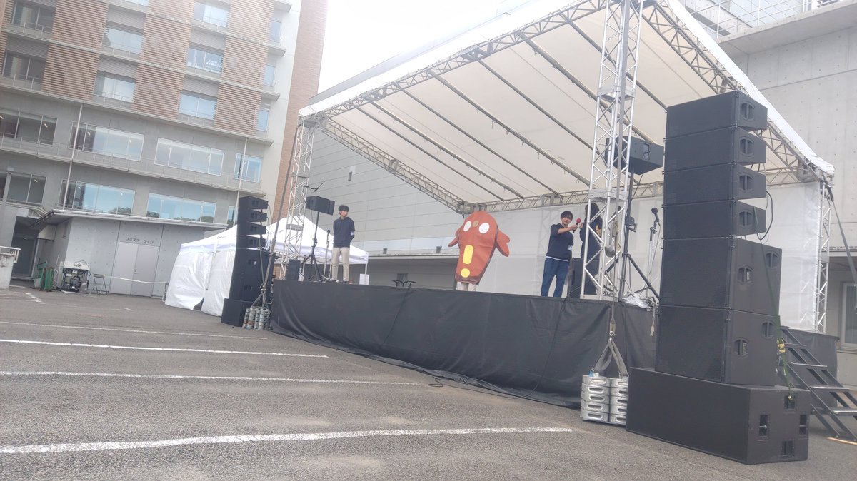 tmpu_fes's tweet photo. 現在メインステージでは

『コスプレコレクション』

を開催しております！

（定刻10分遅れ）

#tmpufes https://t.co/UOGqZTErO0