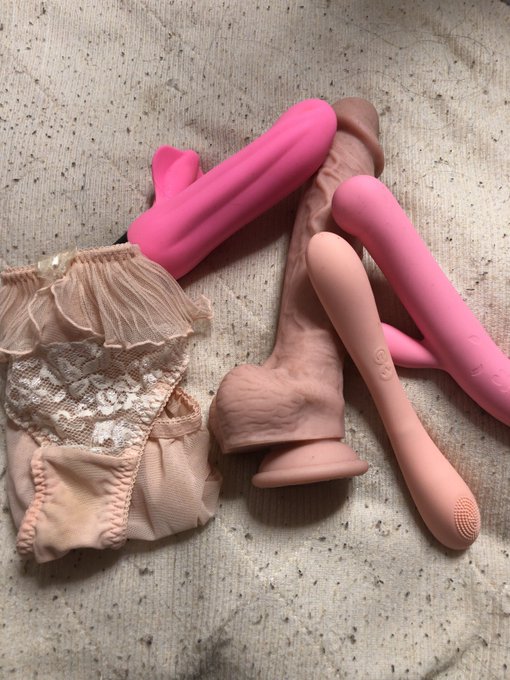 ゆさ*porn Hub* - 断捨離しま〜す😂 どなたか私のこの汚い使用済み おもちゃ買ってください🧸 DM待ってます✉️❤️ #使用済み https://t.co/Q6lLkQlAoz