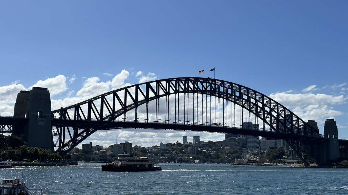 campbellturf's tweet photo. Never gets old #lovesydney https://t.co/Zk7OSNML4p