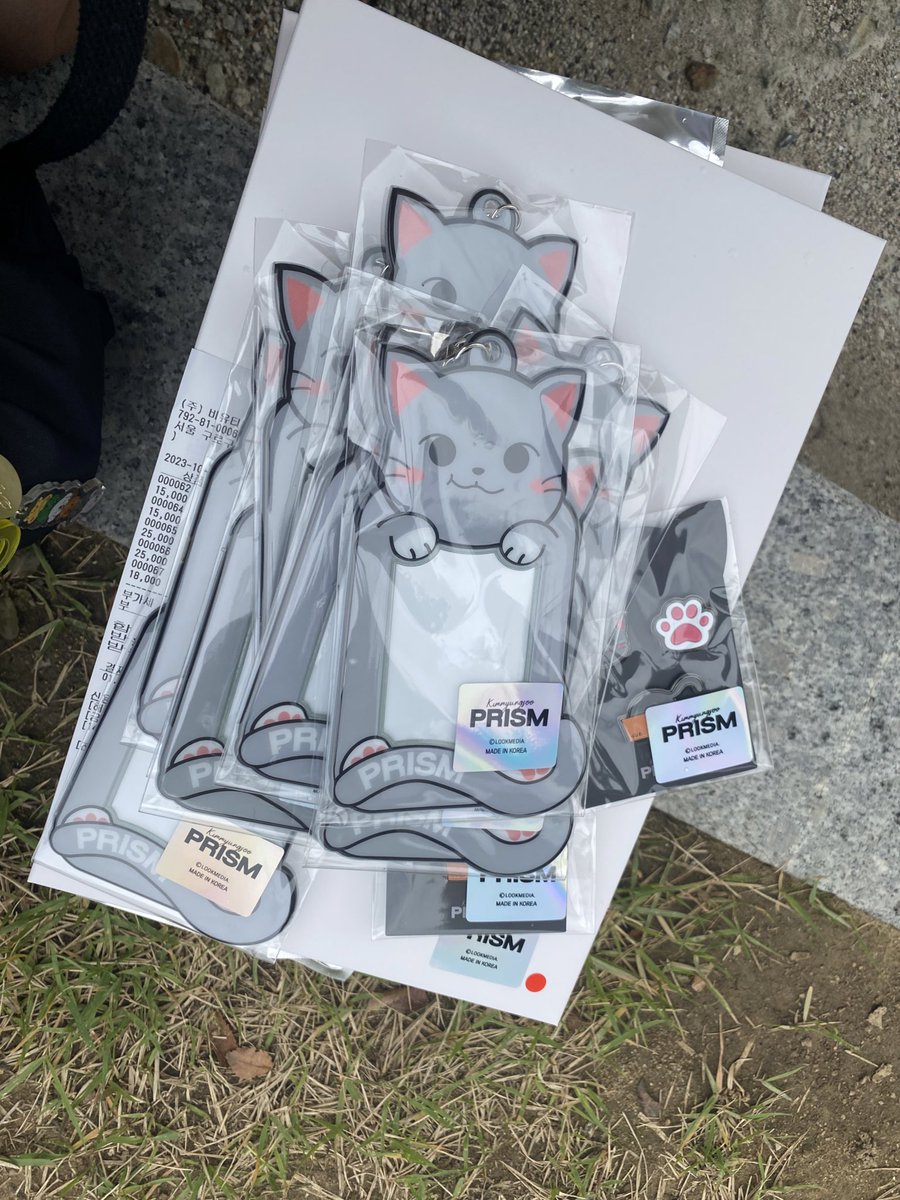 tzexin0616's tweet photo. #XinUpdate
✅Myung Soo PRISM MD
Scarf set / Tote Bag / Trading Card sold out before my turn 🫠
Other than those, all are secured.
For unsecured items, will inform buyer accordingly whether need to proceed refund or online sale🙏🏻 https://t.co/dNeSMGY6ds