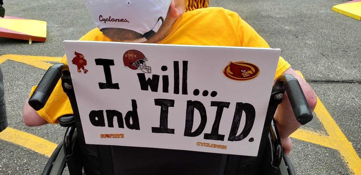 #NickStrong he was with the team tonight!
#CycloneNation