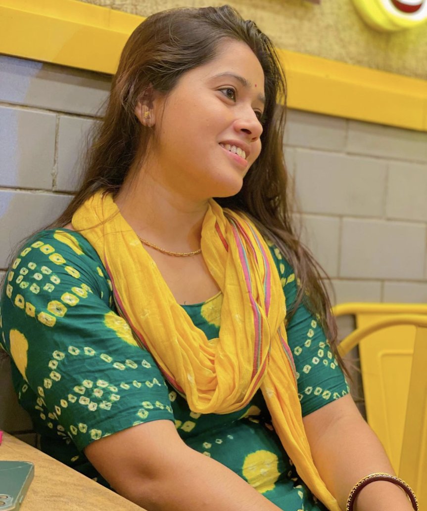 ananya867290's tweet photo. Happy weekend guys... very good morning to u all🥳 https://t.co/TQxBELi7u2