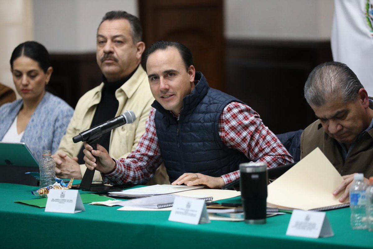 Manolo Jiménez Salinas (@manolojim) on Twitter photo El día de hoy, como parte de los trabajos de la transición, junto con el gobernador <a href="/mrikelme/">Miguel Riquelme</a>, nos reunimos con el grupo autónomo de trabajo, instituciones y colectivos de las familias de personas desaparecidas del estado, (1/3) El día de hoy, como parte de los trabajos de la transición, junto con el gobernador <a href="/mrikelme/">Miguel Riquelme</a>, nos reunimos con el grupo autónomo de trabajo, instituciones y colectivos de las familias de personas desaparecidas del estado, (1/3)