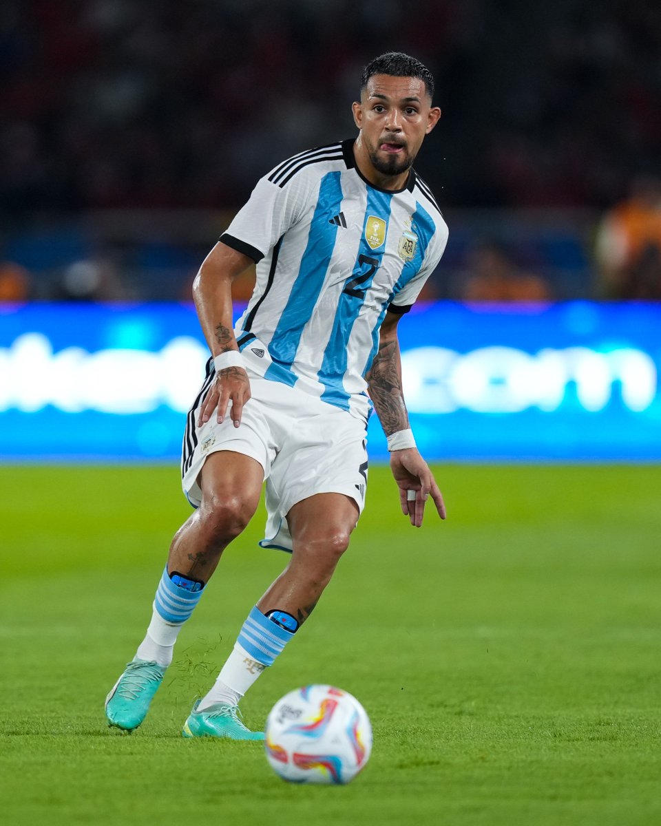 AFASeleccionEN's tweet photo. Facundo Medina has been added to the Argentine National Team roster by Lionel Scaloni ahead of the 2026 World Cup Qualifiers upcoming games.  

#ArgentinaNT https://t.co/7XaTSbxAXE