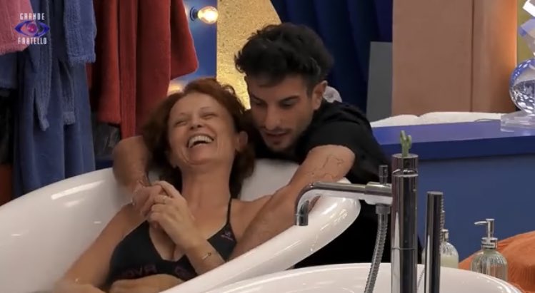 pietrocasonato's tweet photo. #Luzzardi ❤️🩹
#grandefratello #GF #Grandefratello https://t.co/HoGJ7Rfkq6