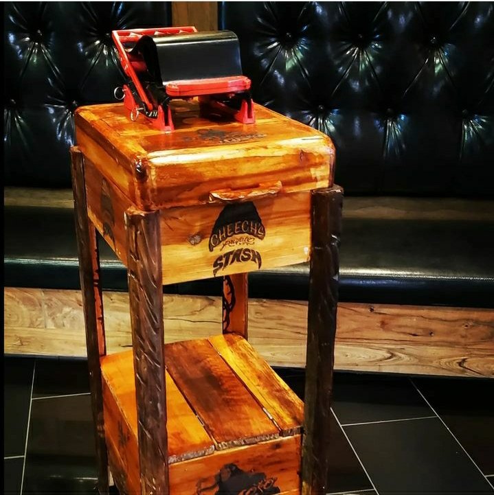 EZJbuzz's tweet photo. So when you have to answer the man himself. "why,  he didn't get one first" you say.  Well it's Cheech &amp; Chong so I went in that order, now let's get rolling.  
#cigar #puro #rollbetter https://t.co/iS0cpwTIFJ