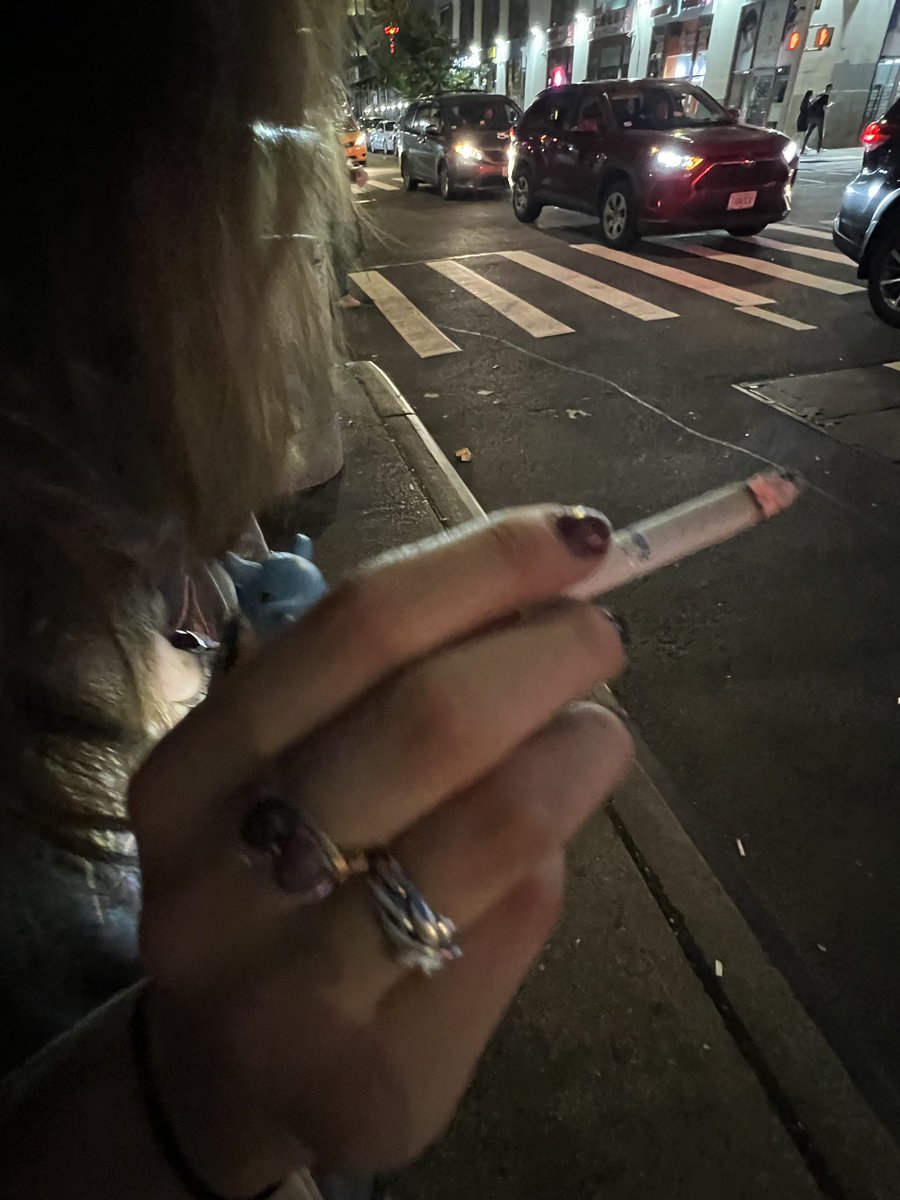peaprd's tweet photo. yogurtbowi cigarette tutorial https://t.co/Q1tuePQRlt