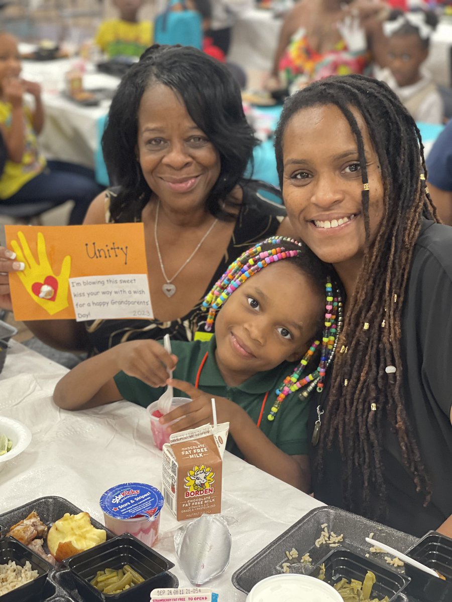 FlatShoals_ES's tweet photo. The grandparents came out to show their love for their grandchildren on Grandparents Day! 🤩@DeKalbSchools @AlmandBonnie @tanzy_kilcrease https://t.co/oS0lA2gwue