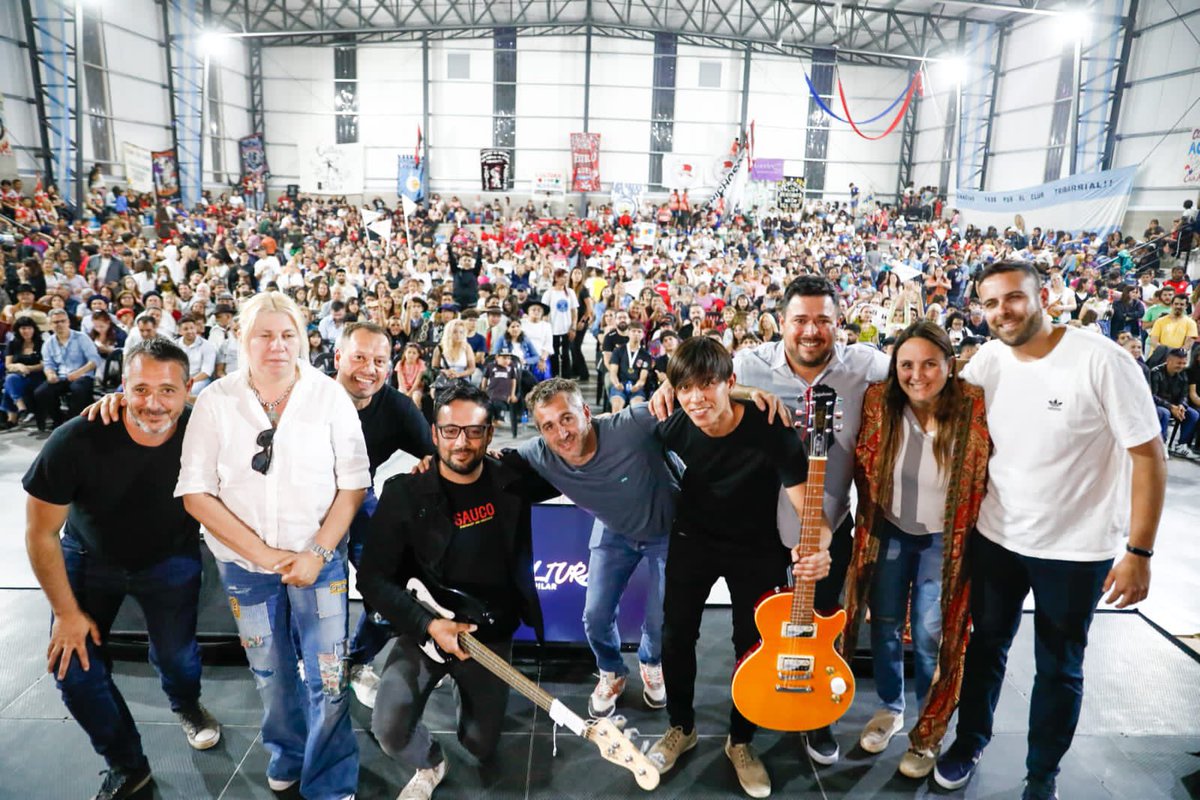 FedericoAchaval's tweet image. Hoy nos encontramos en el Club Municipal de Derqui con los ganadores del #PilarRock, un certamen que permitió que más de 80 bandas locales nos muestren su música y el enorme talento que tienen 🎙️🎶

¡Felicitaciones a los ganadores: Terrome The Pum (Del Viso), Nova Demencial…