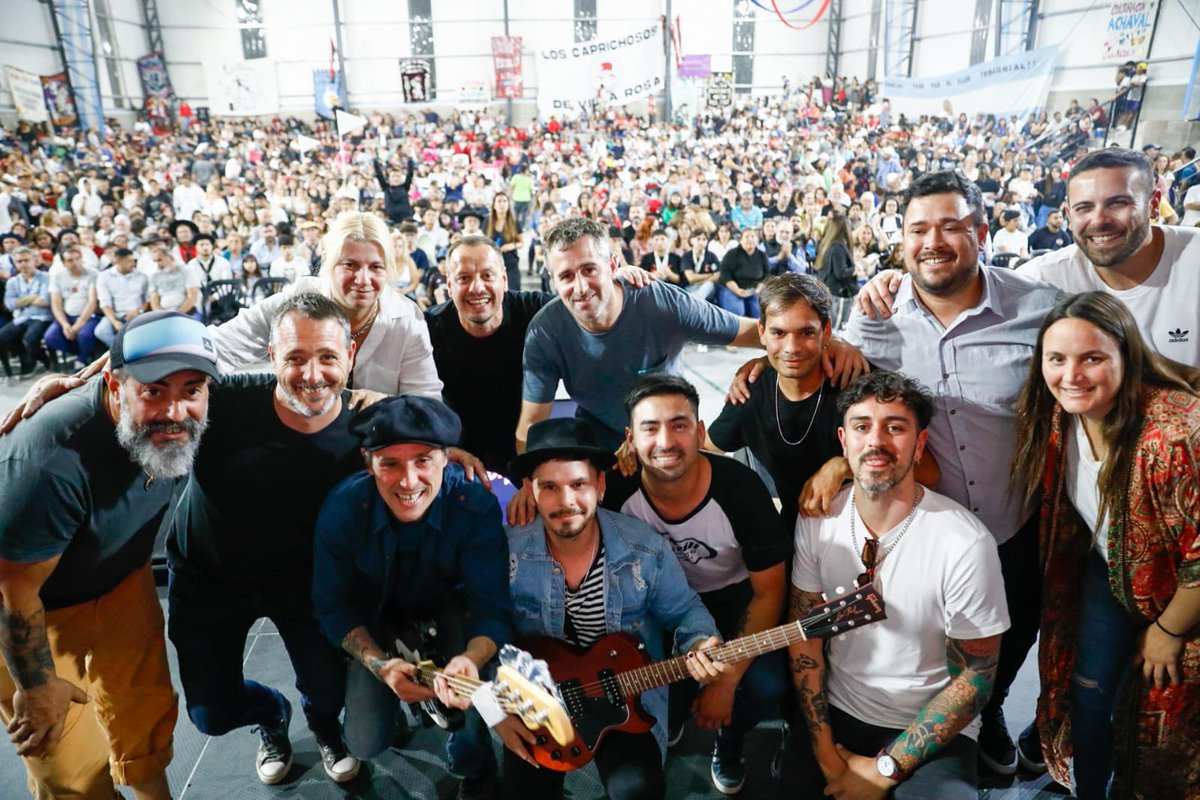 FedericoAchaval's tweet image. Hoy nos encontramos en el Club Municipal de Derqui con los ganadores del #PilarRock, un certamen que permitió que más de 80 bandas locales nos muestren su música y el enorme talento que tienen 🎙️🎶

¡Felicitaciones a los ganadores: Terrome The Pum (Del Viso), Nova Demencial…