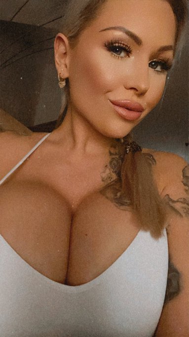 Being single and posting love quotes to confuse people is another level of fun 🤣 (try it) https://t.