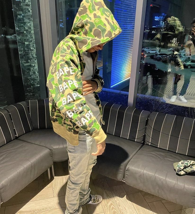 RickytheRacist's tweet photo. WOKE UP THIS MORNING &amp; WENT STR8 TO THE MIRROR ASK MYSELF “wtf imma do” JUST TURNED 20 AND I WANT 20 M’s 🏦 IN THE BANK BY THE TIME I TURN 22🗣💯🫡 #youngnigga 
#4️⃣FOURTEENholiday https://t.co/eigOTFum0H