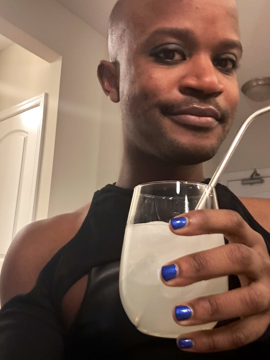 gerald_joseph90's tweet image. It’s Saturday night let’s have fun 🌈 #TomCollins #dcnights #liveyourbestlife