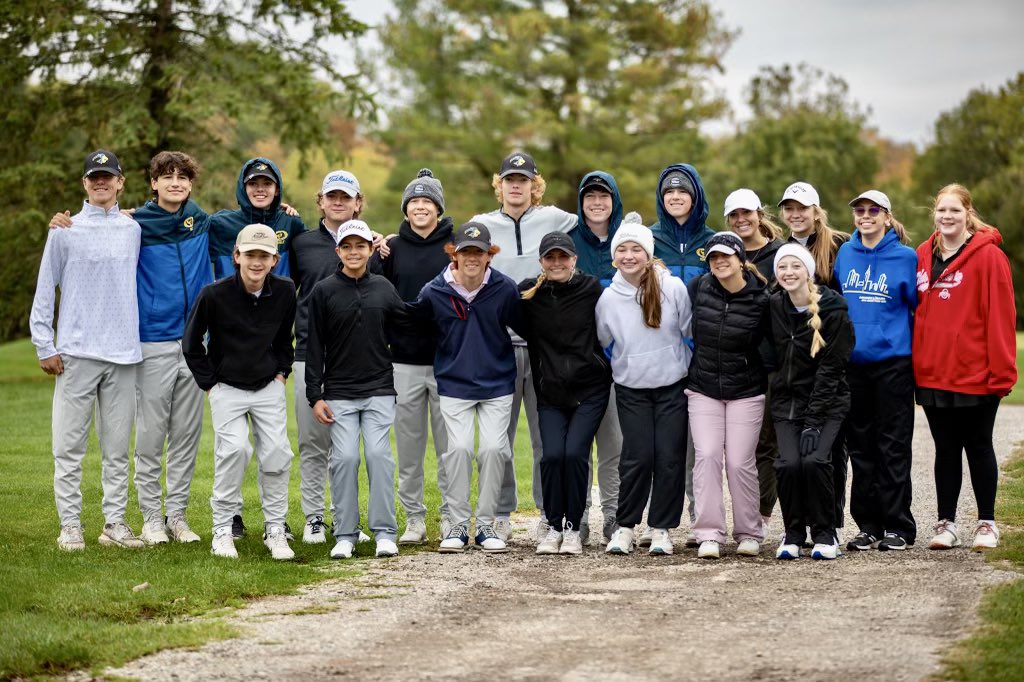 GLHS_boys_golf's tweet photo. The Gahanna Girls and Boys Golf Teams celebrated their Seniors today with a fun outing at St Albans Golf Club. 
Good luck to both teams this week at Districts! Go Lions!  #OnePrideOneFamily https://t.co/vEvlpL3YmF