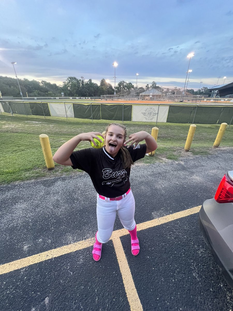 Naomi Rex 2027 (RHP/UTL) tweet media