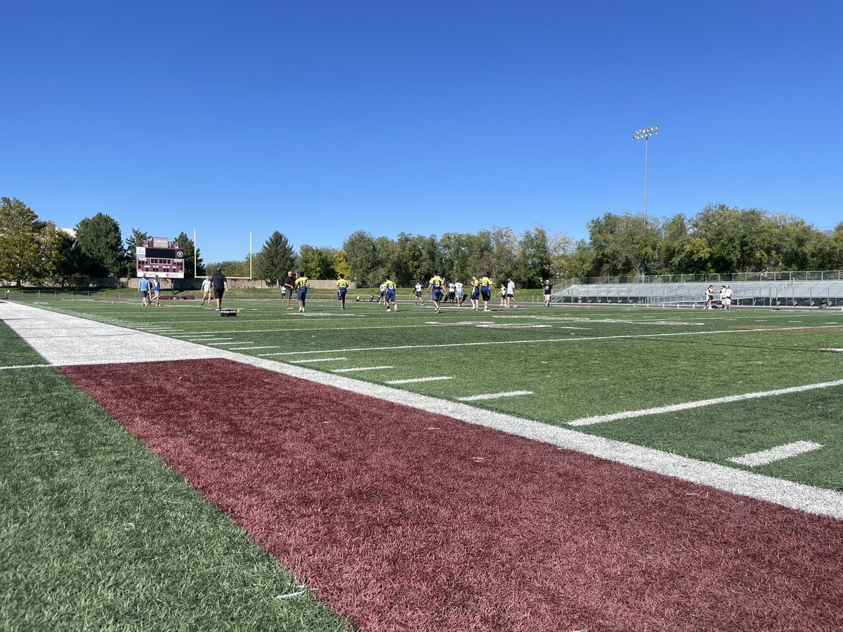 anneka_onair's tweet image. Today I had the amazing opportunity to watch the @UtSchoolsDB football team tackle with a team from Oklahoma!🦅💙

These kids are inspiring and such a joy to watch! I’ll have their story later tonight at 10pm on @abc4utah!

#abc4 #abc4news #utah #utahnews #asl #deaf #USDB