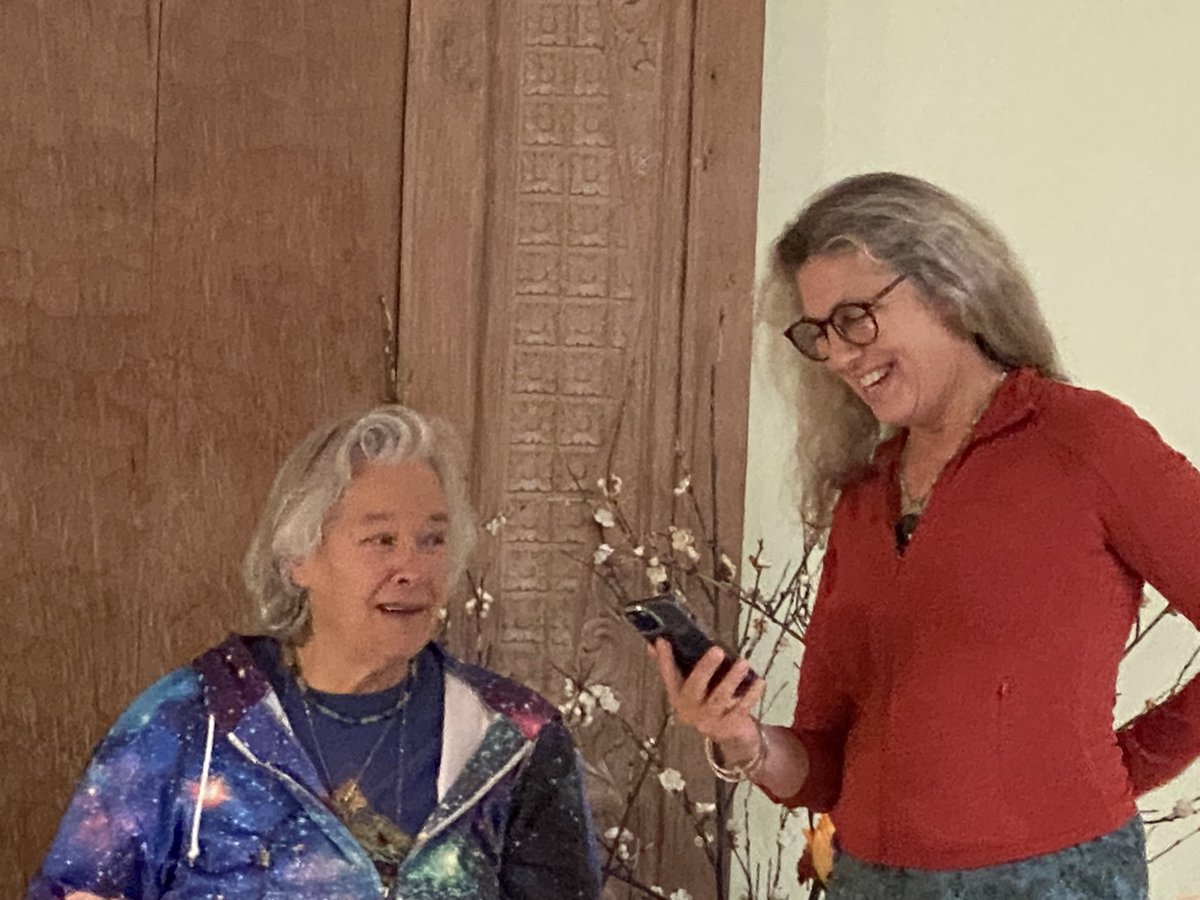 Carolyn Garcia (aka Mountain Girl) speaking at Women’s Visionary Council about running a mass spectrometer at Stanford. en.m.wikipedia.org/wiki/Carolyn_G…