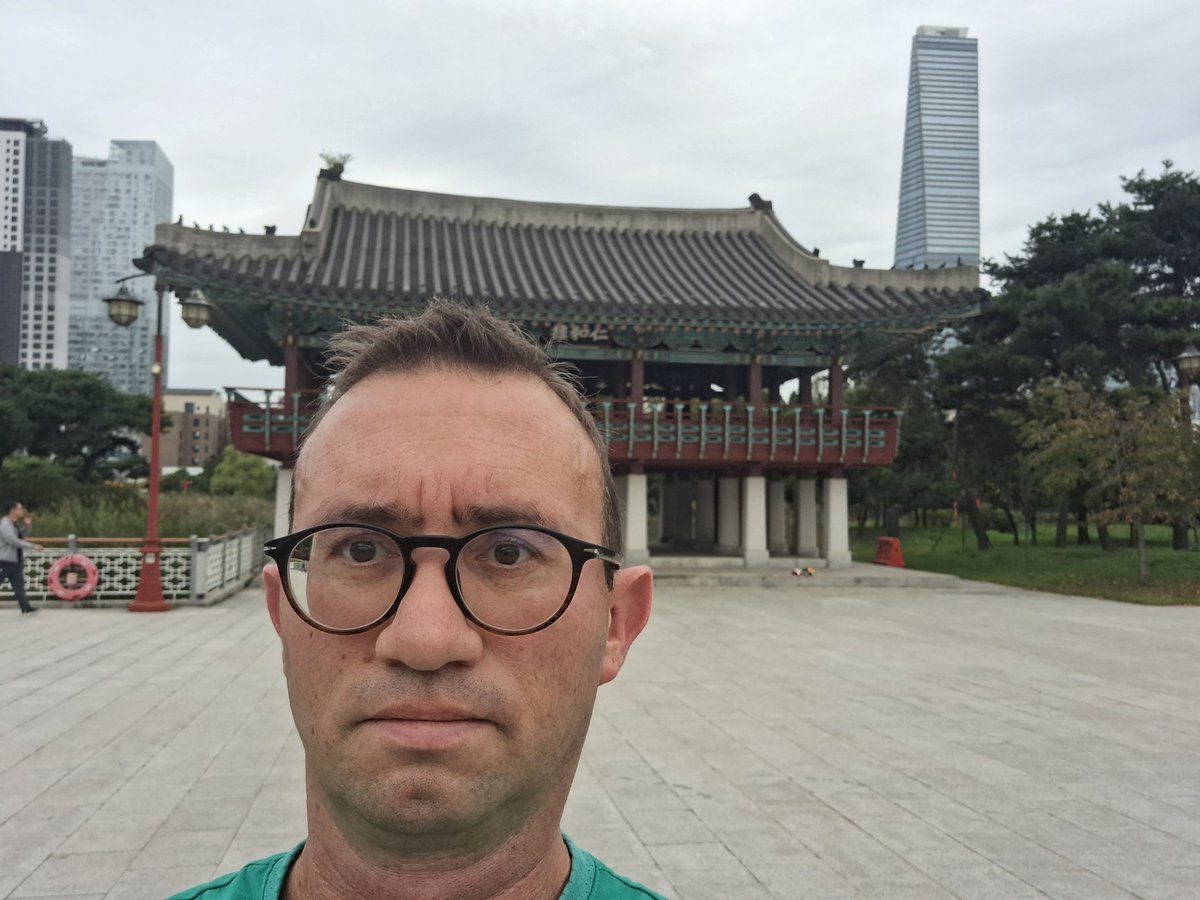 Feels good to do some personal #green biomass conversion at GUGC during Sunday morning 10K run through Michuhol and Songdo Central Park! Burning off great Korean food.