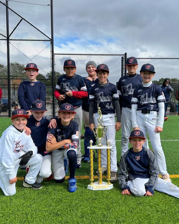 11u Hanlon takes home the Fall Ball hardware 🏆