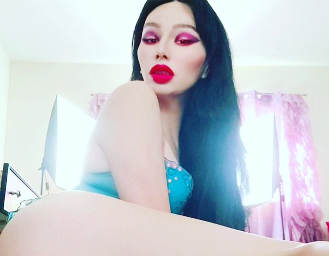 I'm live check me out  https://t.co/iEg4EaofVc https://t.co/eAhC6pco5P<a href="/tag/bbl"class="tags"><span>#bbl</span></a>