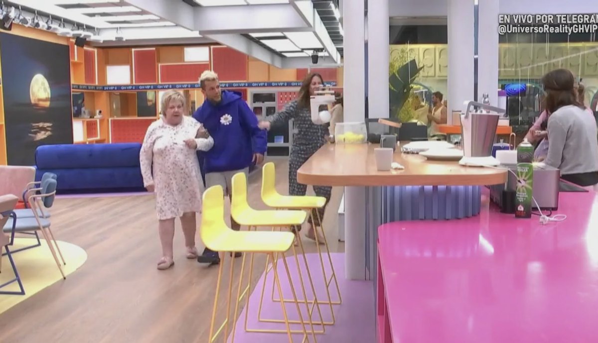 soniab106's tweet photo. …….
Jessica y Alex al pendiente de la Abu🥹❣️🥹❣️
#GHVIP70 #GHVIP80 https://t.co/zxdst5C0Tc