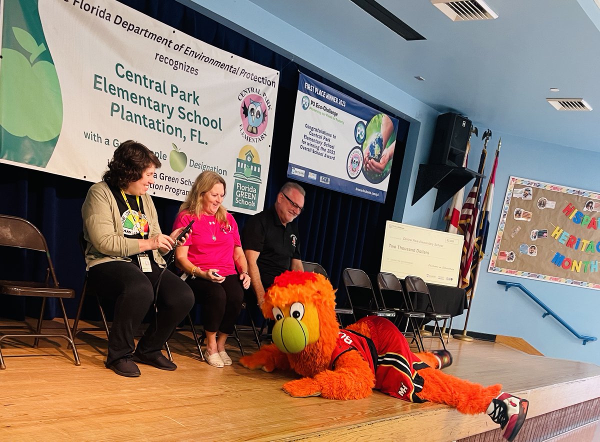 MrsMoorman1's tweet photo. Grateful to host @MiamiHeat's Burnie to kick off #HowLowCanYouGo challenge! THANK YOU to amazing guests: @SuptlicataP @debbi_hixon @sleuthacademy @BrowardSTEM @PlantationFLA! Kudos to the incredible students, staff, admin &amp; PTA @CentralPark for our sustainability efforts! https://t.co/AhrVYJCnU4