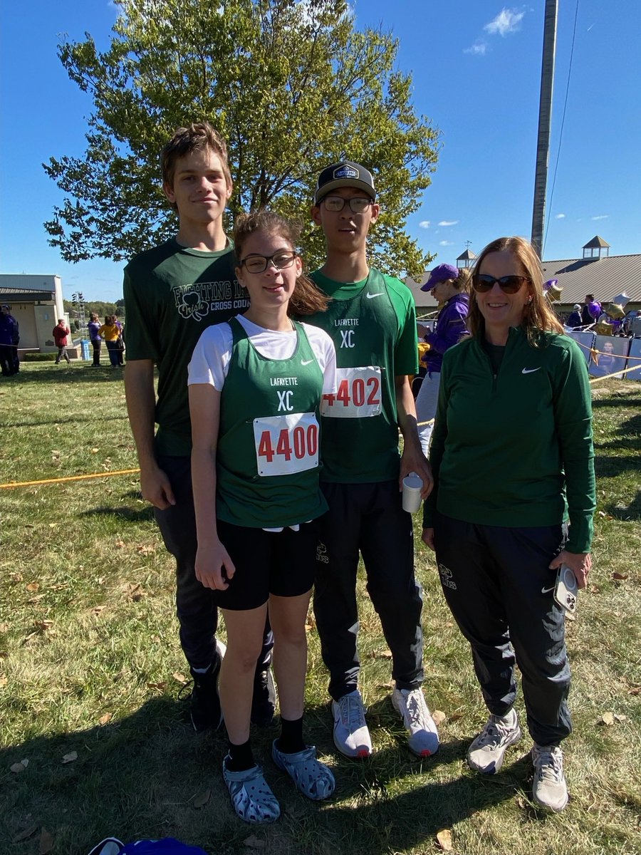 RobinShaon's tweet photo. Three PR’s today. Way to go Irish!!! ⁦@LHSIrish⁩ ⁦@RunIrishRun1⁩ https://t.co/Ubmb45kbDJ