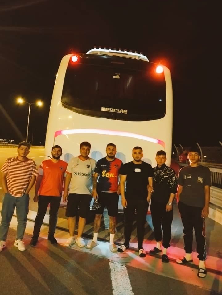 Miysamet's tweet photo. Sevdan başımın çileli tacı.
#MersinİdmanYurdu https://t.co/nwpN6jOviw
