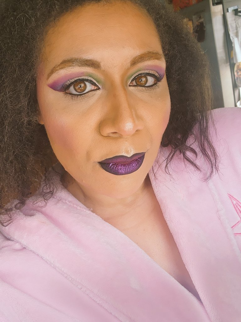 dangerousj33's tweet photo. Got to play with 💜🖤 #GothicBeach and #gothicdiamonds 💜🖤 today! Loooved putting this lip together with @JeffreeStar #Weirdo and I'm Vulgar.

#Halloween2023 
#halloweenart 
#halloweenlip secured
#jeffreestar
#makeup 
#mua 
#spookymonth 
#SpookySZN https://t.co/8dc0eEYGQ9