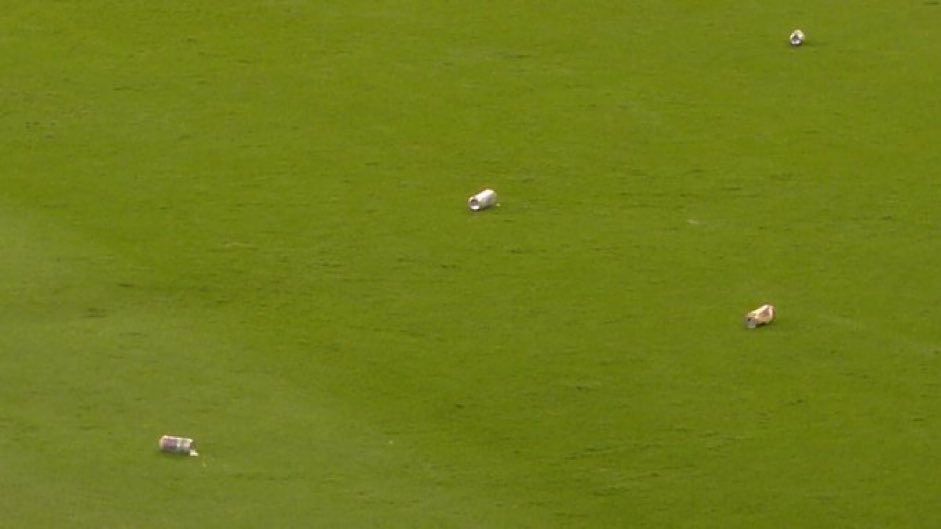 JoePops_'s tweet photo. Braves fans throwing cans on the field. 

I’m sure the national media will cover this properly. https://t.co/JnAkULNOHz