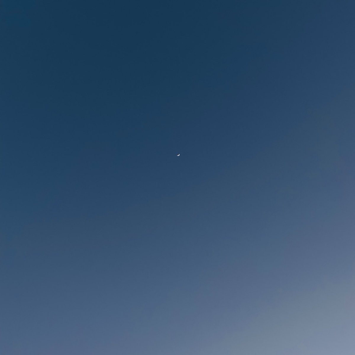 mohammed20_27's tweet image. Alhamdulillah #YetanotherDay 🩶.