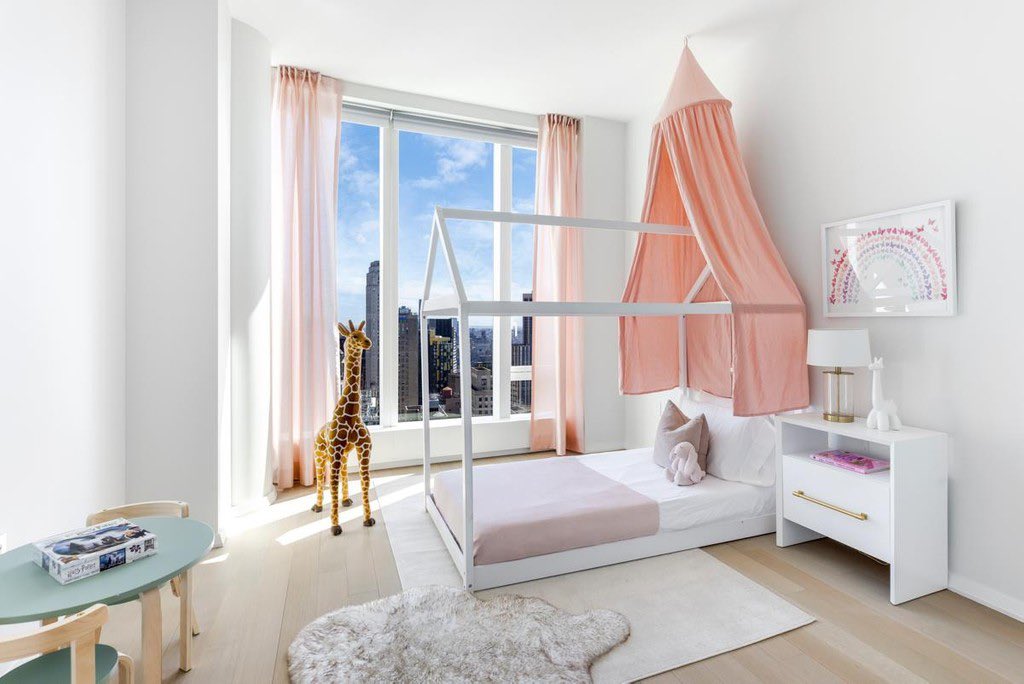 roseannsenior's tweet photo. The top 10 contract of the week at 
50 West Street Apartments, unit 50A  listed by Julia Jiang Hawkins and Charles Hawkins of  Douglas Elliman.

And was staged by DRD✨ Furnishings, art, and decor is also by DRD https://t.co/z8L4G2D7yt