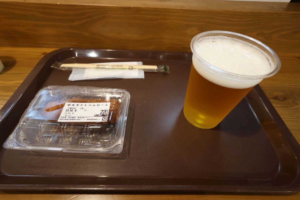 nolly777's tweet photo. #博多駅 新幹線改札内に #角打 があるんですけど https://t.co/DjY8cWxUin