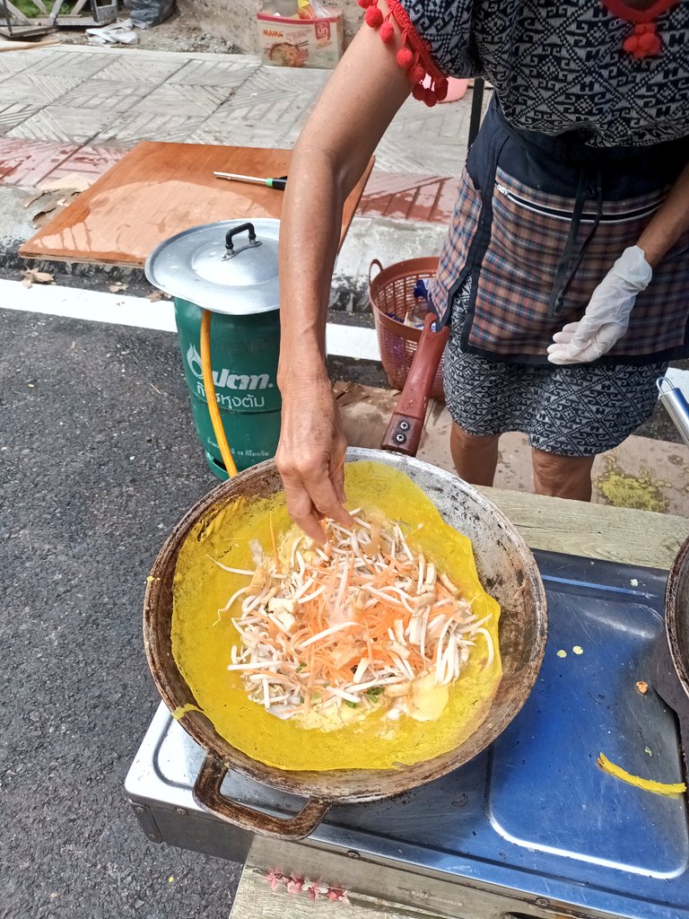 TimBewer's tweet photo. Udon Thani's new Dalat Vietnam Town market. Every Saturday and Sunday from about 7am to Noon. https://t.co/Ko3Sp846NJ