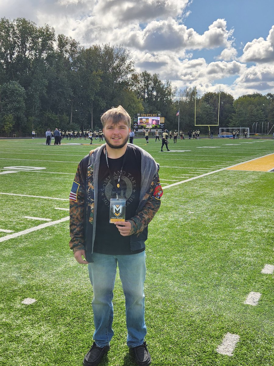 kerns99's tweet photo. Thank you for the game day invite of Manchester Football @CoachV_MU @CoachAmos03 @ScottBless. Was a great day and motivating speech in weight room. https://t.co/o6Lz79np2M
