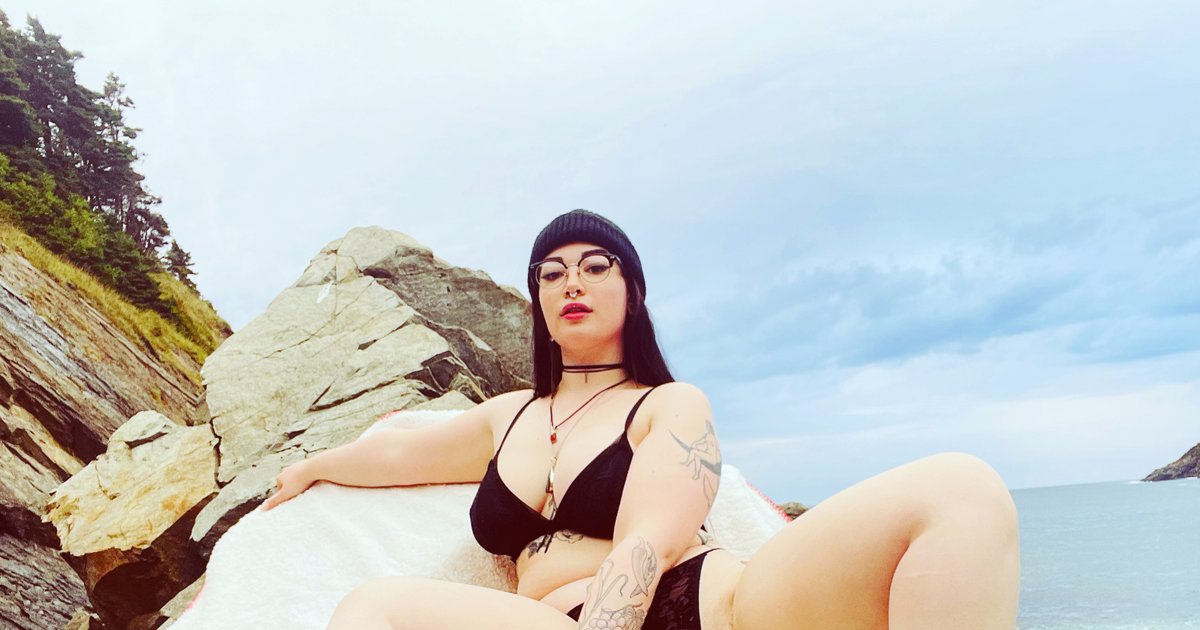 BonbonsWendy's tweet photo. I'm celebrating over 700 people coming through on my Onlyfans page! https://t.co/Gpy72AqYRZ #onlyfans #wendybonbons https://t.co/QUItcH32J8