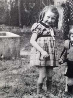8 October 1937 | A French Jewish girl, Helene Akar, was born in Bar-le-Duc. 

In August 1944 she was deported to #Auschwitz and murdered in a gas chamber after the selection.