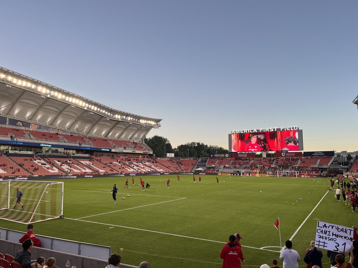 RSLRandomFan's tweet image. ⁦@realsaltlake⁩ out for the last 2023 regular season home game. How is that possible? How is it October? Just get 3 points. #FUKC #RSL #RSLRandomFanPodcast #DaleReal #SettleDown