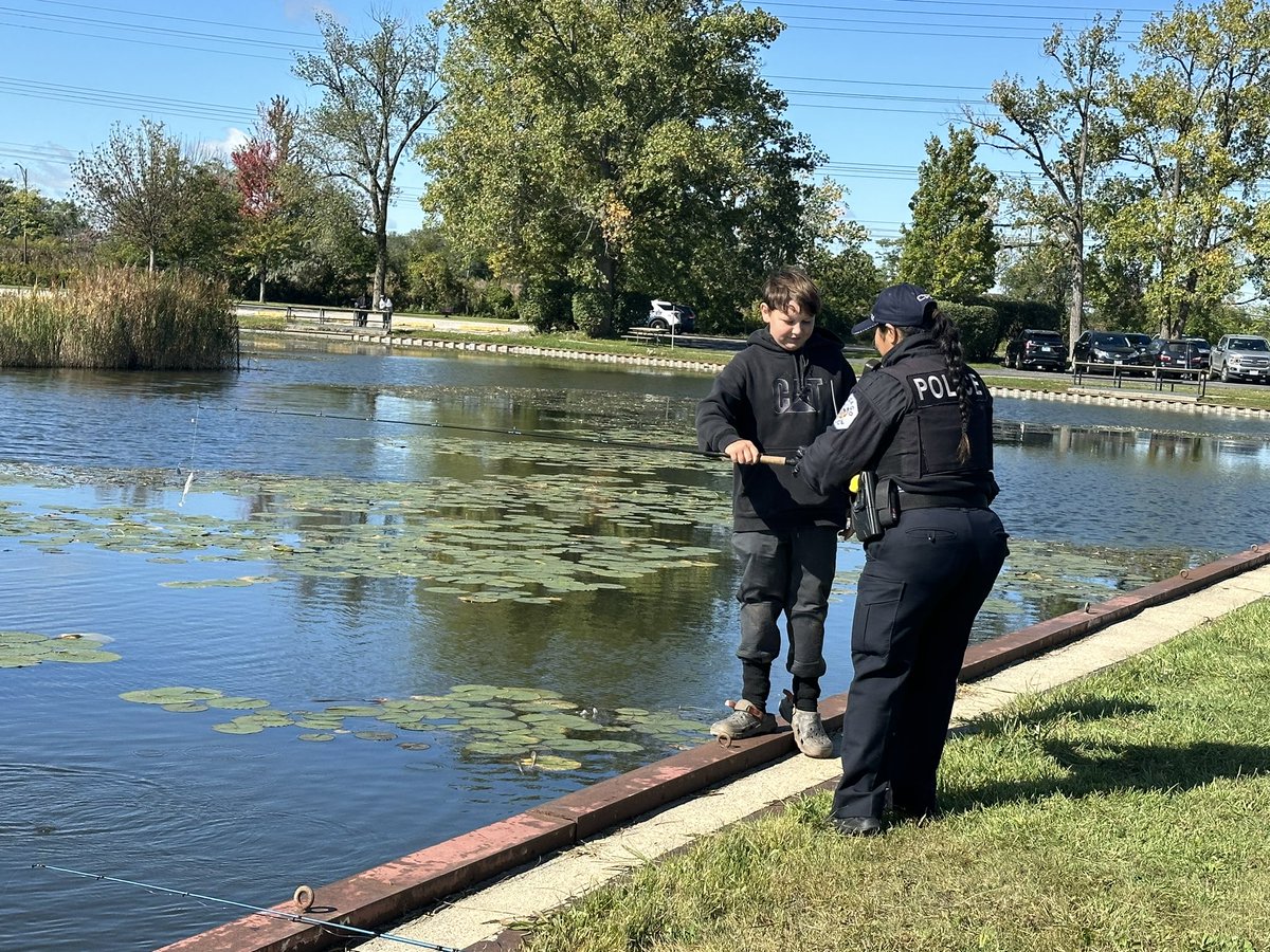 Today our <a href="/CPD_CST/">CPD Citywide Community Safety Team</a> officers joined the youth in some outdoor sports located in <a href="/ChicagoCAPS04/">4th District - South Chicago</a>. Officers assisted the youth with fishing, archery, and skeet shooting. Thank you to all the vendors and volunteers that came out to make this happen.