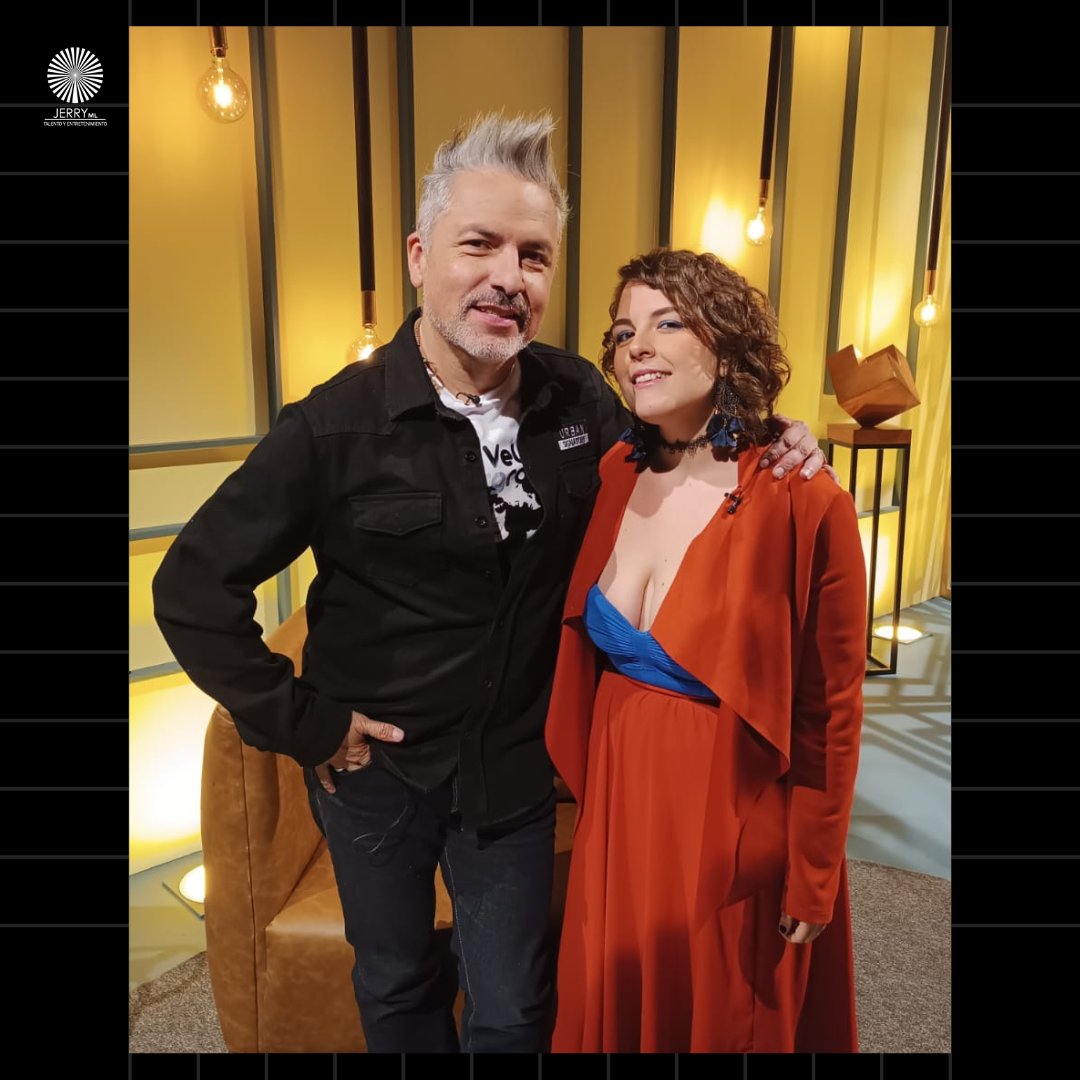 Muy pronto podremos ver el programa de 'La Barra' de @oscaruriel donde estuvo como invitada @DanaeReynaud. 😌👏🏼

#TalentoJerry #OscarUriel #DanaeReynaud #Entrevista #CanalOnce